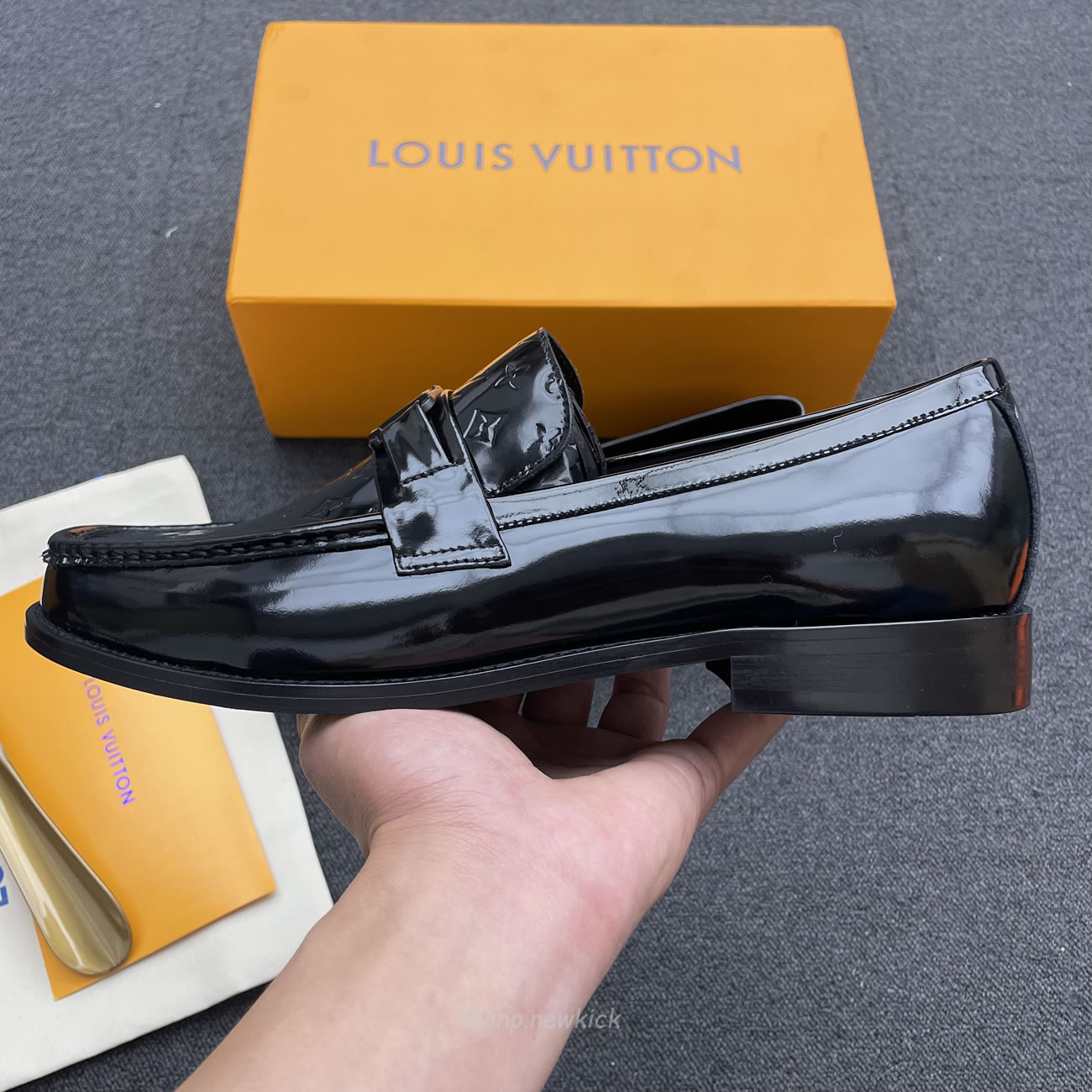 Louis Vuitton Spring Summer 2023 Major Loafers (4) - newkick.vip